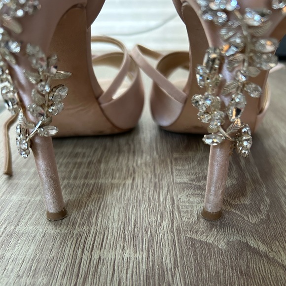 Badgley Mischka Heels 6.5 - Picture 9 of 9
